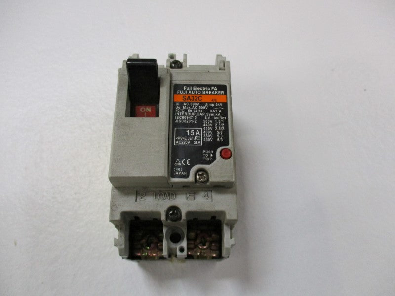 FUJI ELECTRIC SA32AC-CE CIRCUIT BRAEKER 15A 220VAC  UNMP