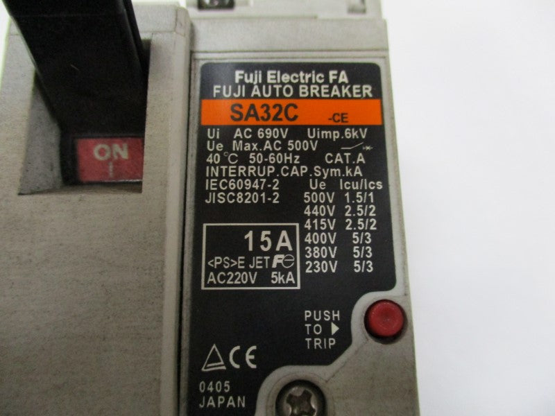 FUJI ELECTRIC SA32AC-CE CIRCUIT BRAEKER 15A 220VAC  UNMP