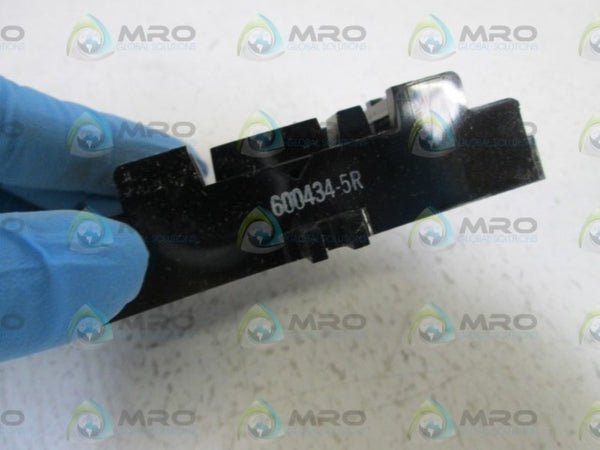 RELIANCE ELECTRIC RELAY SOCKET 600434-5R NSMP