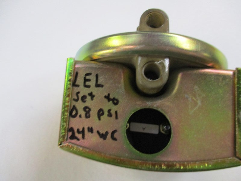 DWYER 1823-80 (0.8PSI) UNMP