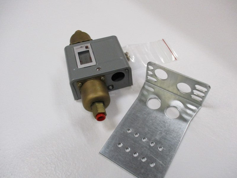 JOHNSON CONTROLS P74BA-10C NSMP
