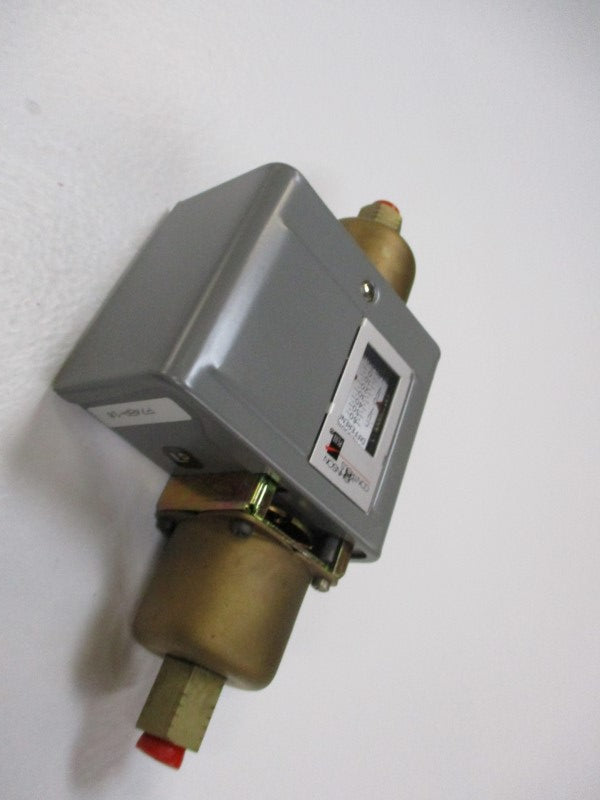 JOHNSON CONTROLS P74BA-10C NSMP