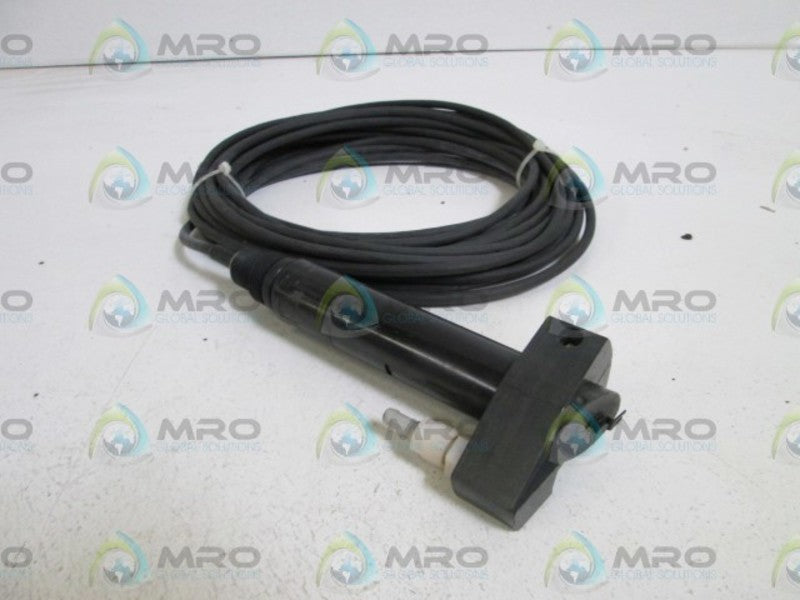 ENDRESS+HAUSER CUS41-W4 OXYGEN SENSOR (AS PICTURED)  NSNP