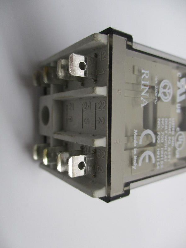 ALLEN BRADLEY 700-HB32Z12 SER. D 12VDC 15A NSNP
