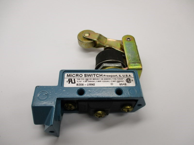 MICRO SWITCH BZE6-2RN2 600VAC 2A (AS PICTURED) NSNP