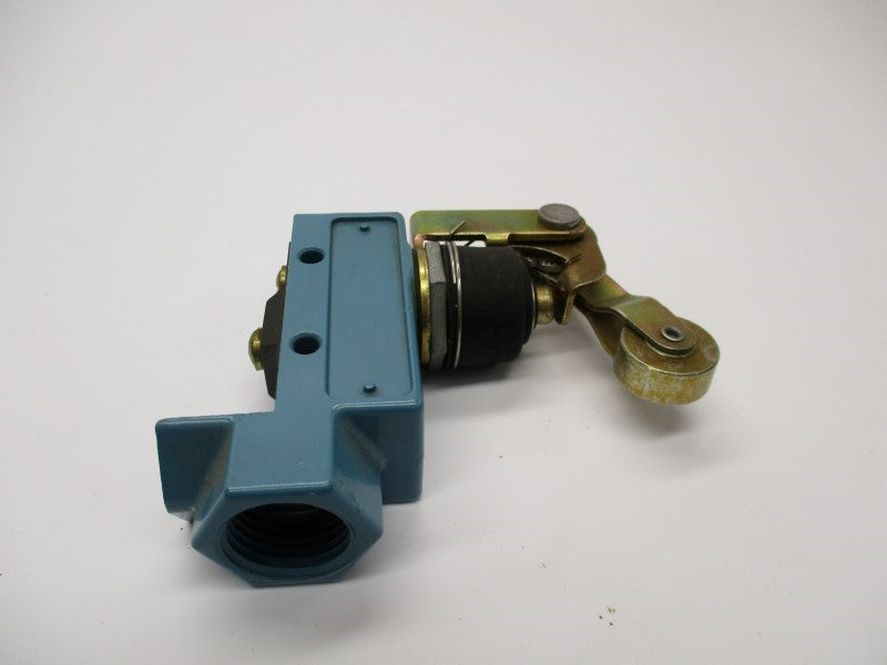 MICRO SWITCH BZE6-2RN2 600VAC 2A (AS PICTURED) NSNP