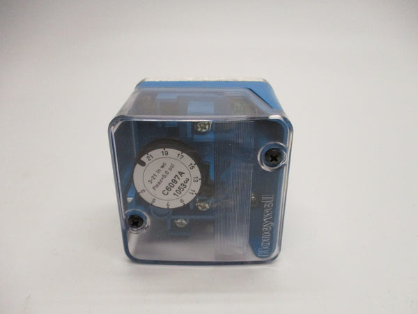 HONEYWELL C6097A1053 120-240VAC 5.0A 5.0PSI 1/4" NSMP