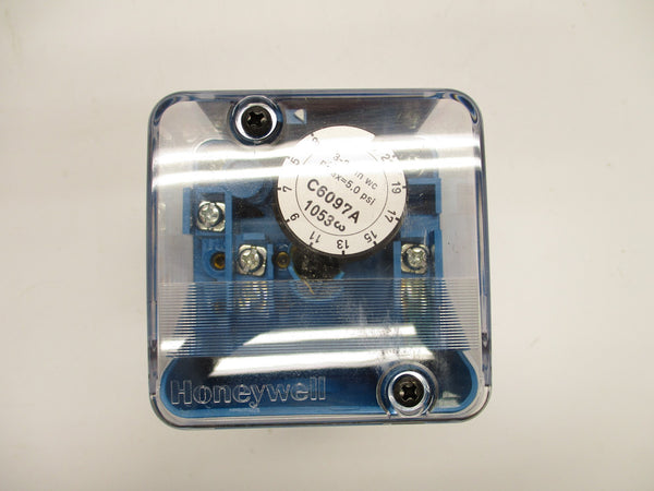 HONEYWELL C6097A1053 120-240VAC 5.0A 5.0PSI 1/4" NSMP