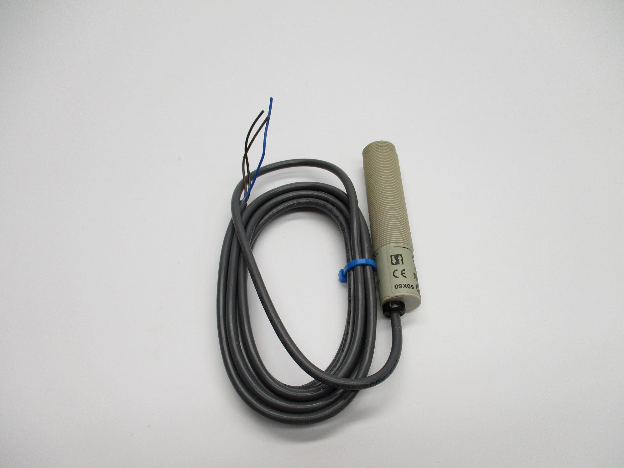 OMRON E3F2-DS10Z1-N 24-240VAC 2M NSMP