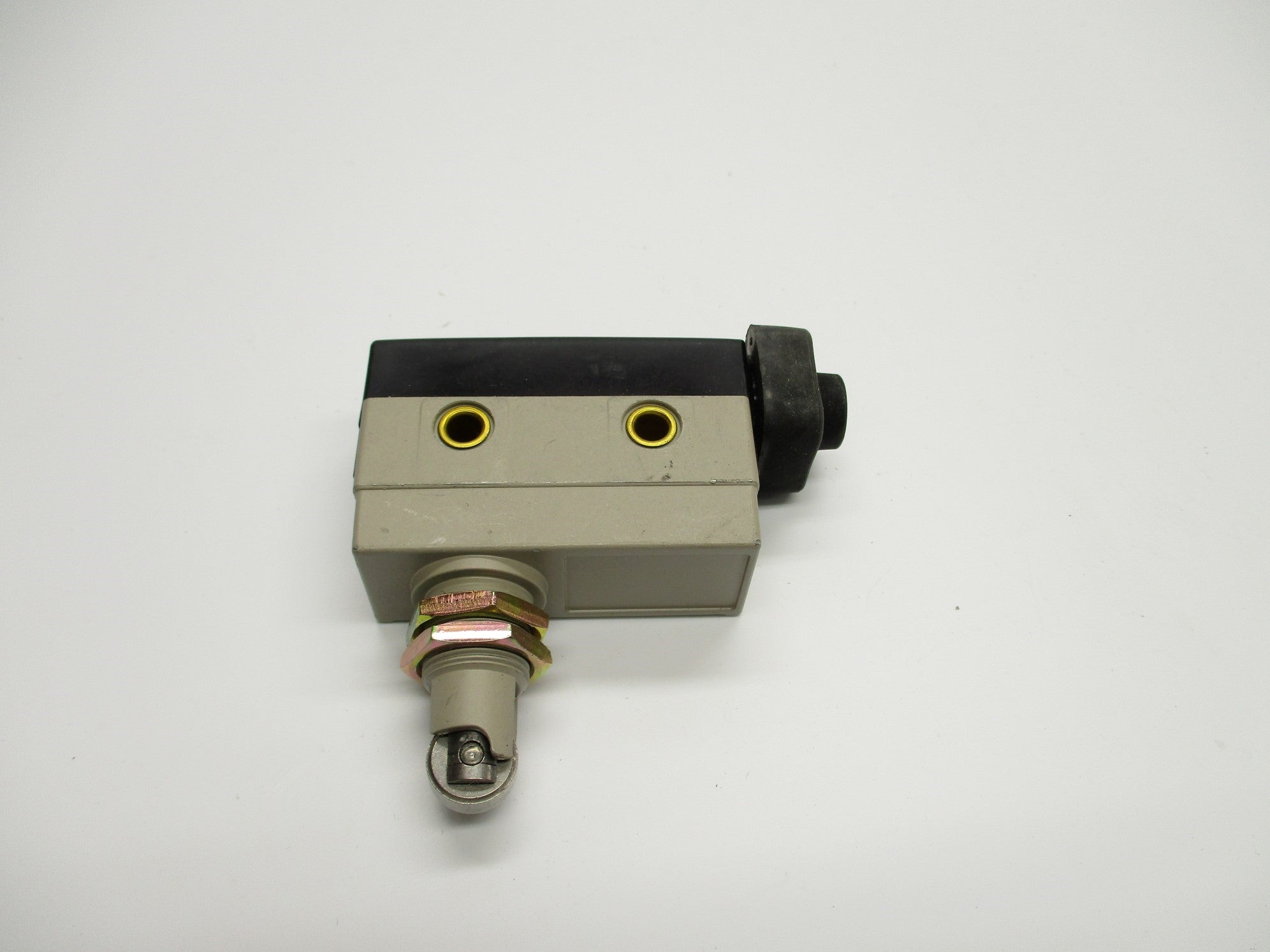 OMRON ZC-Q2255 250VAC 10A NSNP