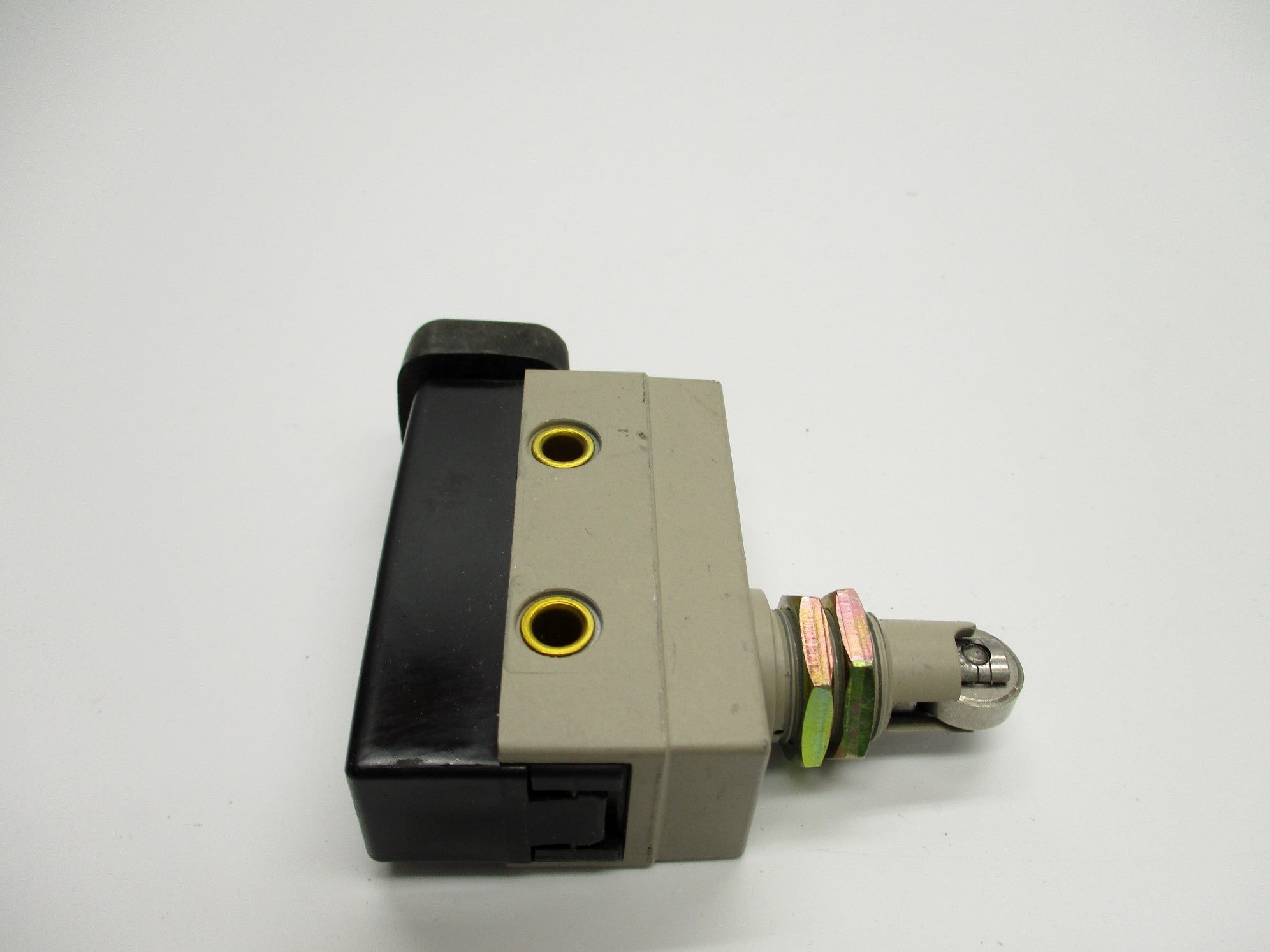 OMRON ZC-Q2255 250VAC 10A NSNP