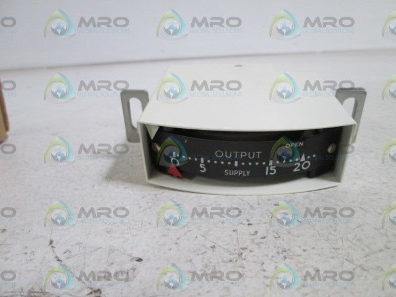 FOXBORO DUAL PRESSURE GAUGE MODEL 40 NSMP