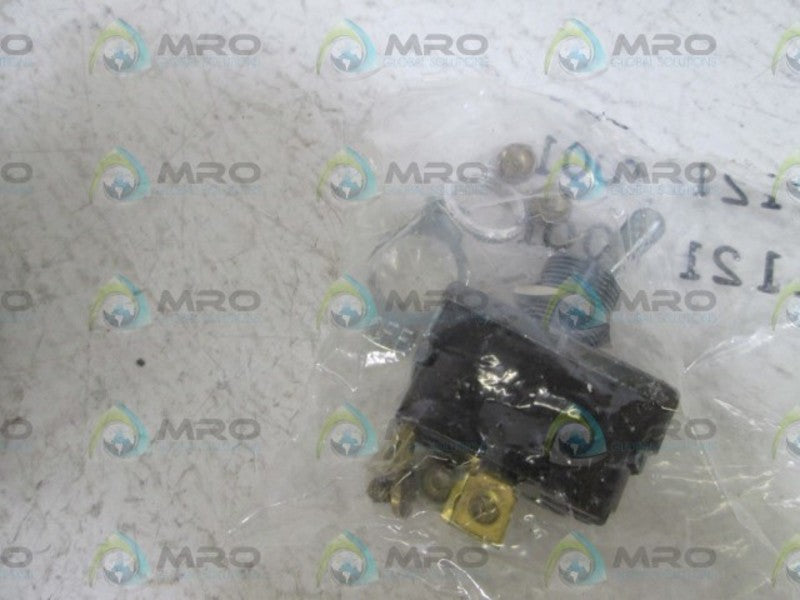 LOT OF 2 EMERSON TOGGLE SWITCH 1121-0001 NSMP