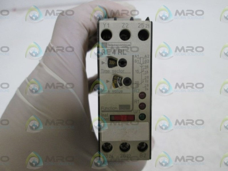 TELEMECANIQUE TIME DELAY RELAY RE4 RL13BU  UNMP