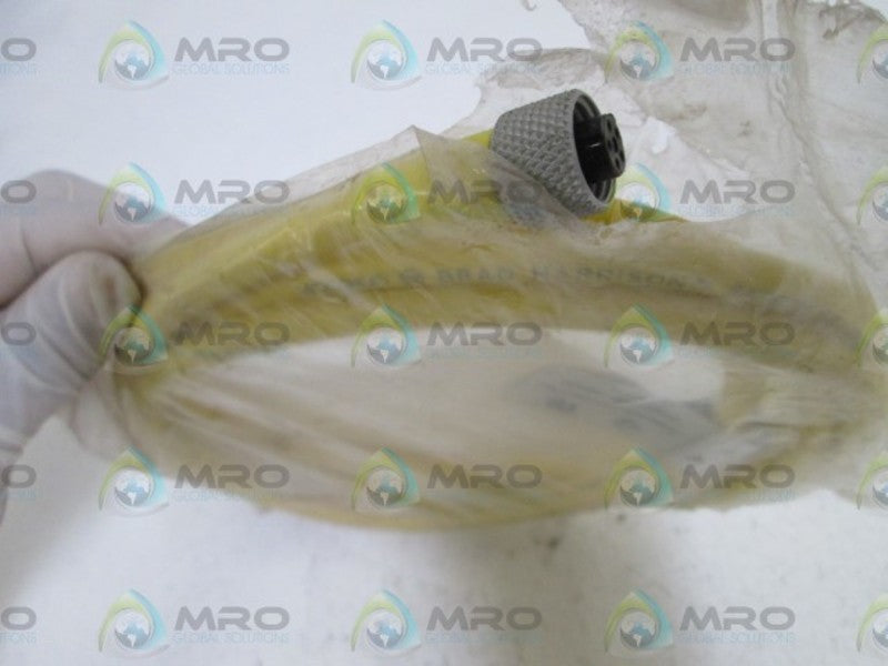 BRAD HARRISON MOLDED CONNECTOR 70632-18   NSNP IN BAG