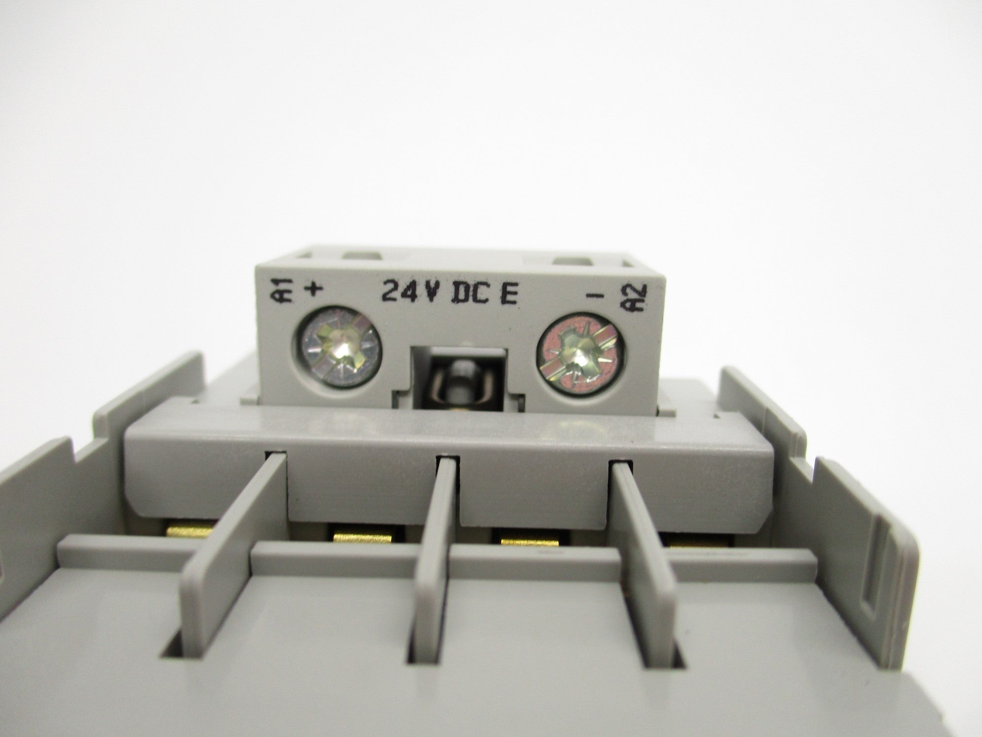 INDUSTRIAL SPARE PART 100S-C12EJ14BC SER. A 24VDC (BR/WH) NSMP