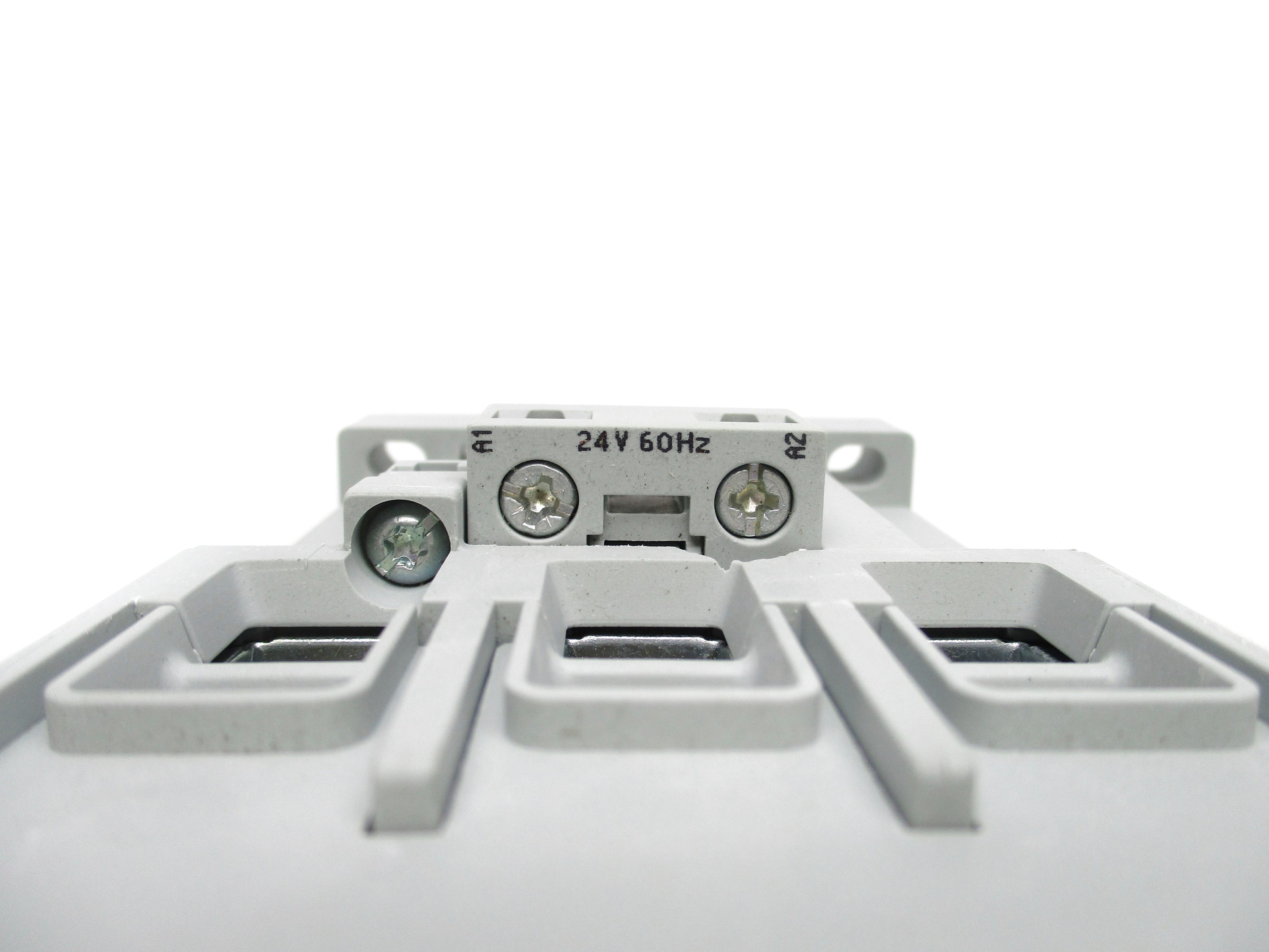 ALLEN BRADLEY 100-C60J00 SER. B 24V 90A NSNP