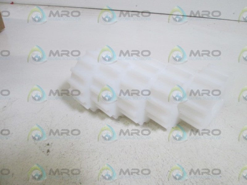 LOT OF 5 SPROCKETS 816400061 NSMP