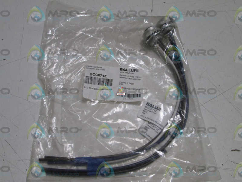 LOT OF 2 BALLUFF CONNECTOR BCC071Z NSNP IN BAG