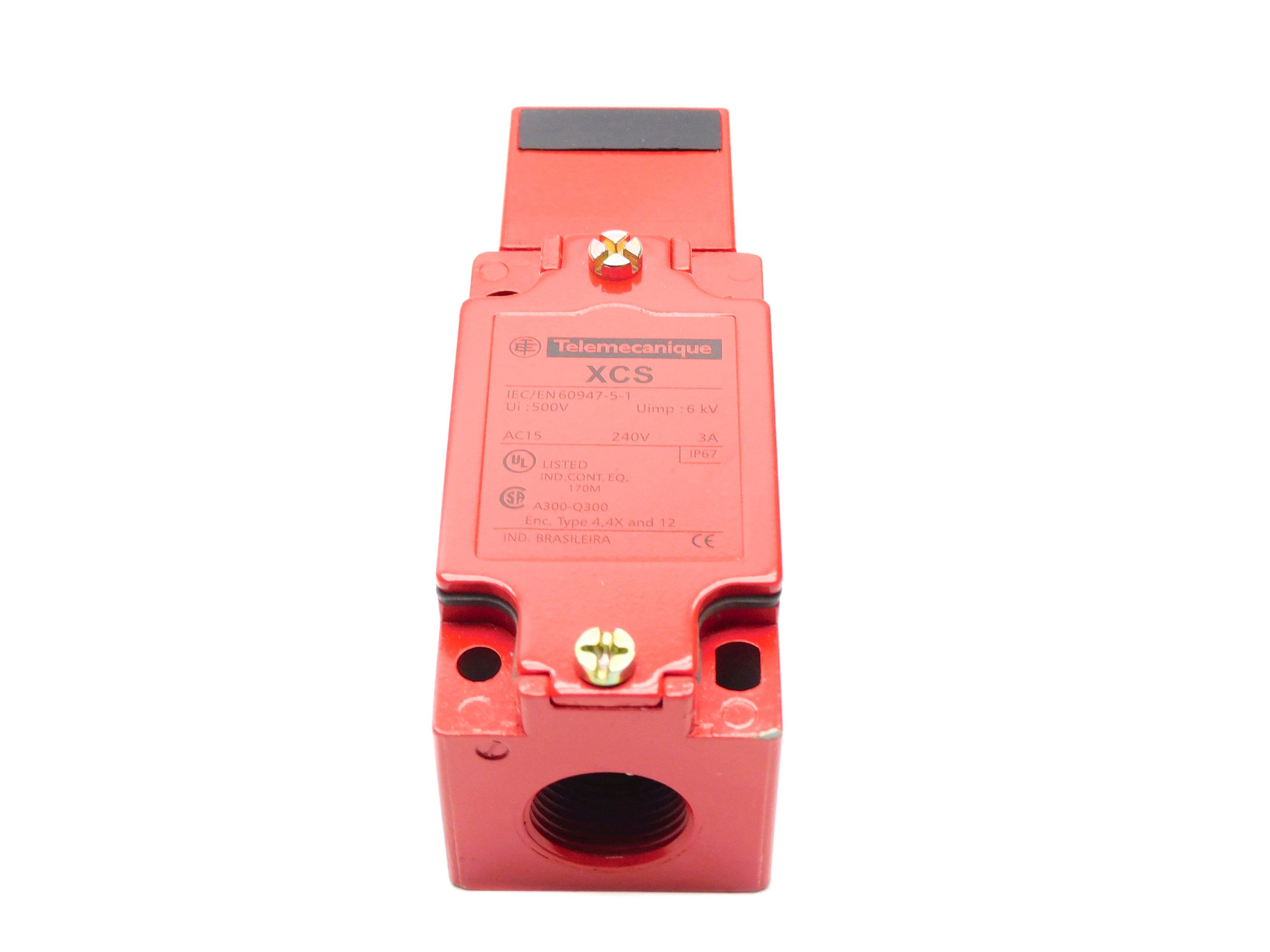 TELEMECANIQUE XCSA702 240V 3A NSMP