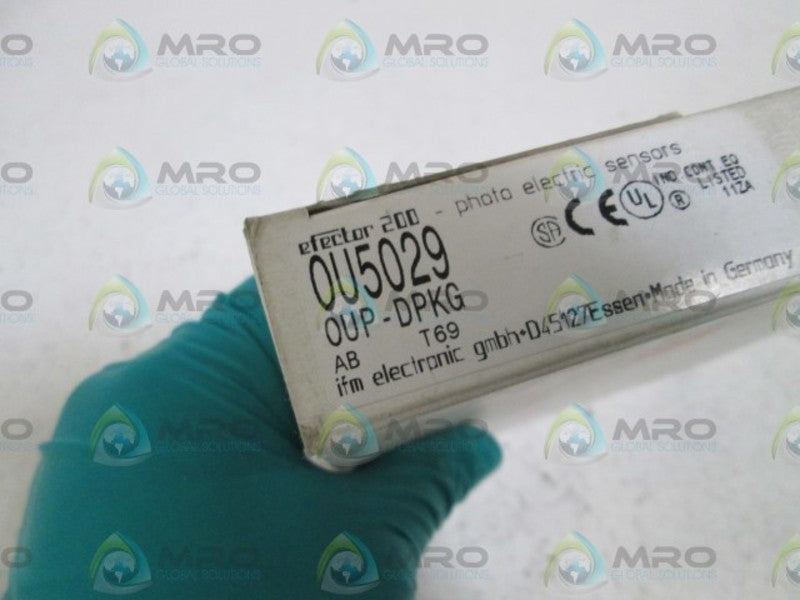 IFM EFECTOR OU5029 RETRO REFLECTIVE SENSOR NSMP
