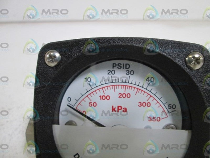 CARRIER DIFFERENTIAL PRESSURE GAUGE KM05BW220  NSNP