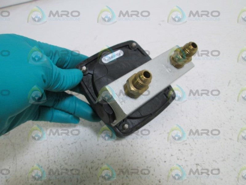 CARRIER DIFFERENTIAL PRESSURE GAUGE KM05BW220  NSNP