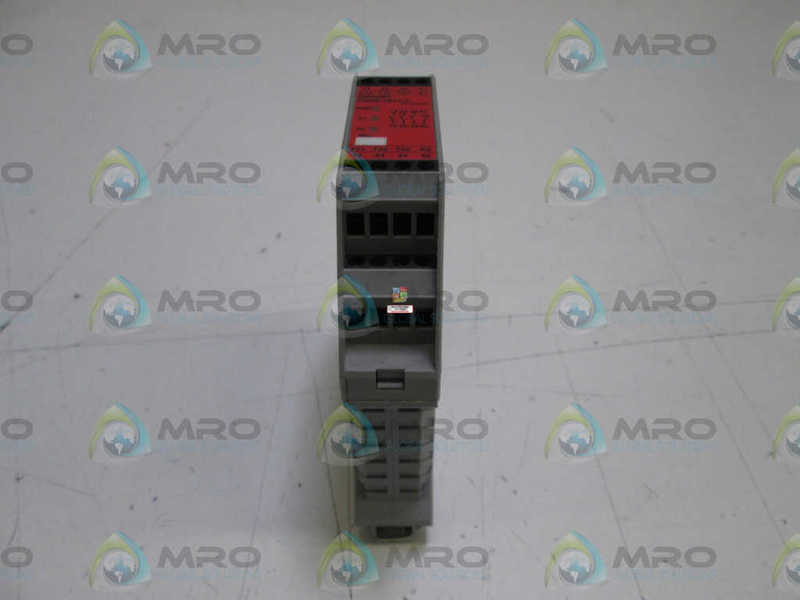 OMRON SAFETY RELAY UNIT G9SB-3012-C 24VAC/DC UNMP