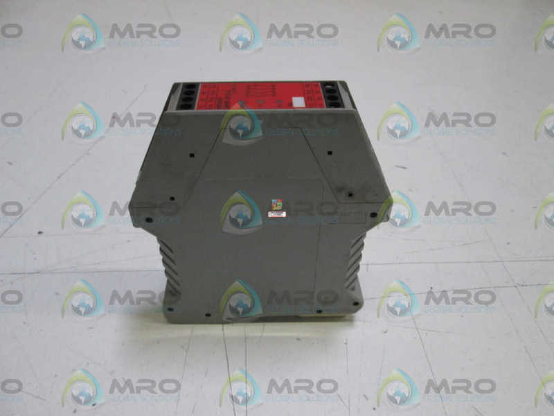 OMRON SAFETY RELAY UNIT G9SB-3012-A 24VAC/DC UNMP