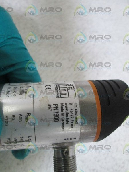 IFM EFECTOR PN7300 PRESSURE MONITOR UNMP