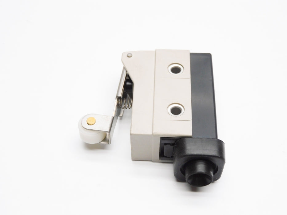 OMRON D4MC-2020 250VAC 10A NSNP