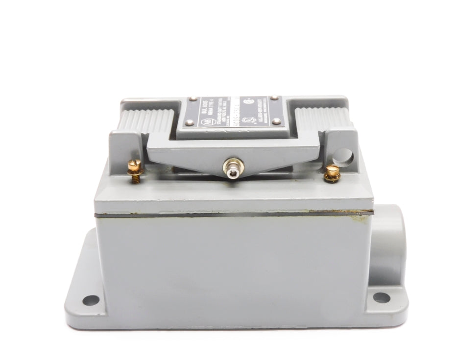 ALLEN BRADLEY 800S-2SC4 SER. M NSNP