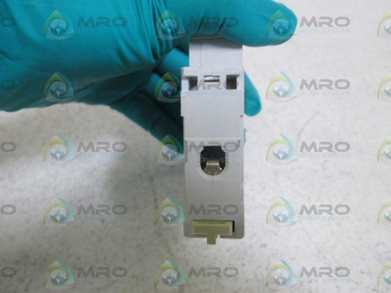 MERLIN GERIN 17411 CIRCUIT BREAKER 0.5A  NSNP