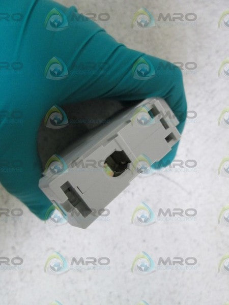MERLIN GERIN 24502 CIRCUIT BREAKER 3A NSNP