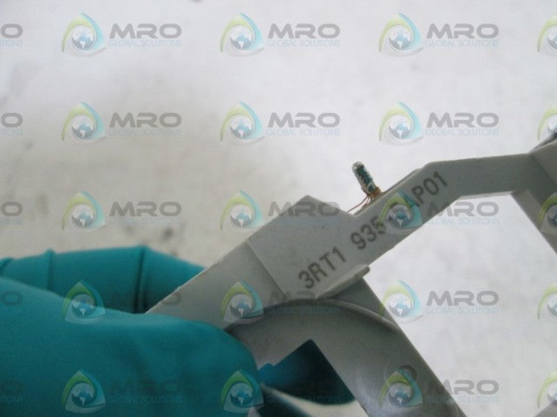SIEMENS COIL 230V 3RT1 935-5AP01 UNMP