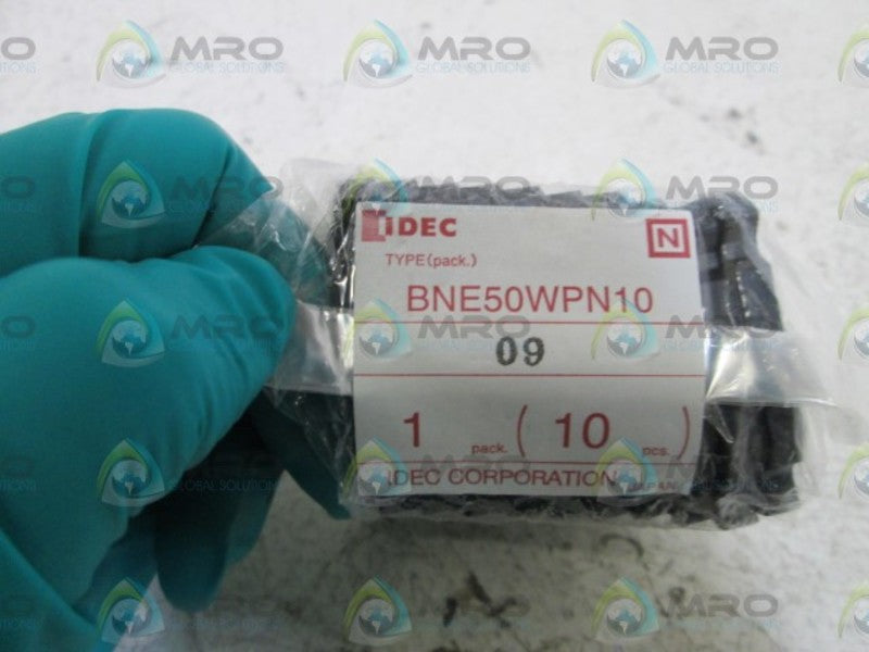 LOT OF 10 IDEC END PLATE BNE50WPN10 NSNP IN BAG