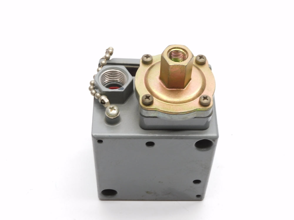 SQUARE D 9012GKW2 SER. C 1-40PSI UNMP