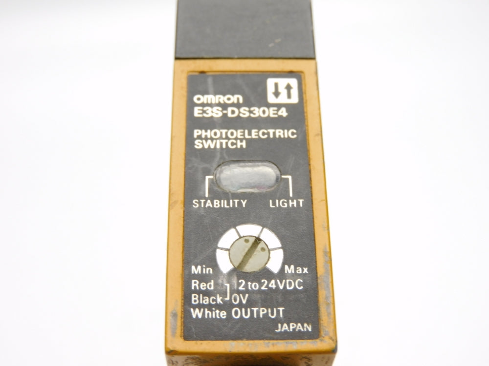 OMRON E3S-DS30E4 12-24VDC UNMP