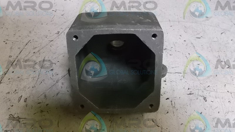 LOT OF 2 CROUSE-HINDS ARE23 RECEPTACLE HOUSING  NSMP