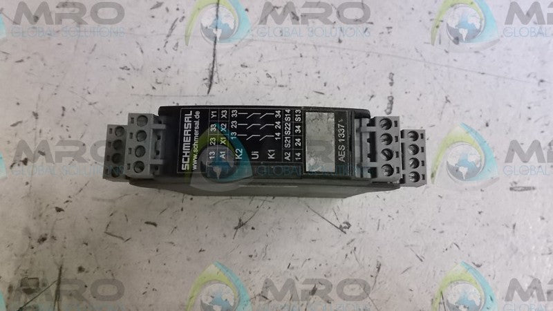 SCHMERSAL AES1337 SAFETY CONTROLLER  UNMP