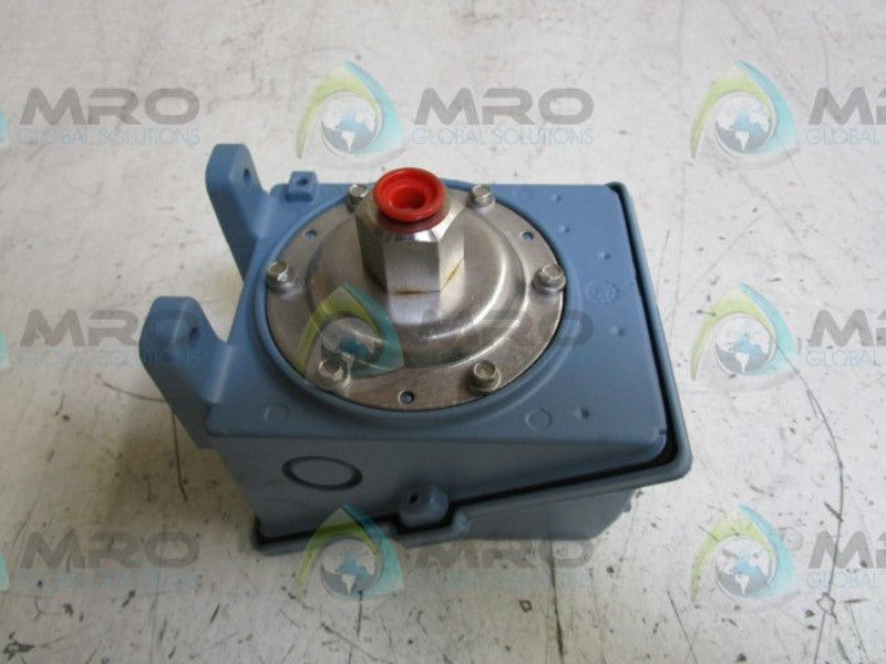 UNITED ELECTRIC J403-555 PRESSURE SWITCH  NSMP