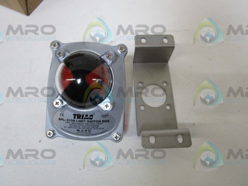 TRIAD APL-210N LIMIT SWITCH BOX  NSMP