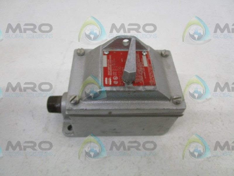 CROUSE-HINDS EDSC2130 SNAP SWITCH  UNMP