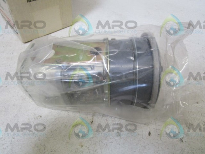 DWYER 3304 PRESSURE SWITCH  NSMP