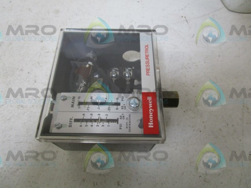 HONEYWELL L404B1304 PRESSURE CONTROLLER  NSMP