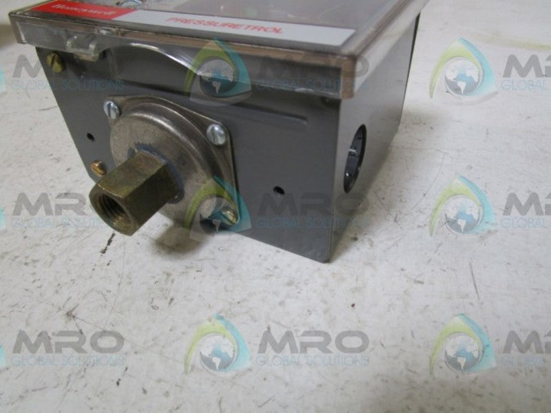HONEYWELL L404B1304 PRESSURE CONTROLLER  NSMP
