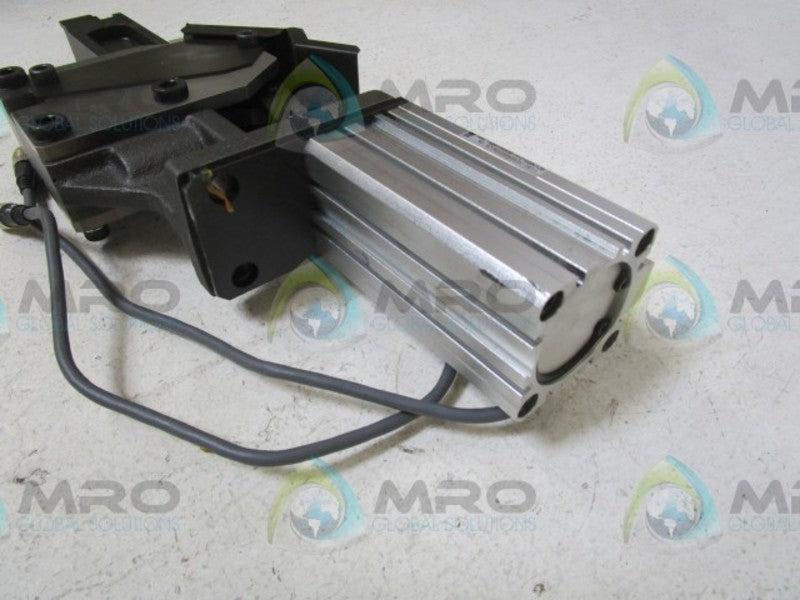 PARKER CKU-10S6-5065B-YF2-03B0135 CAM CLAMP  NSNP