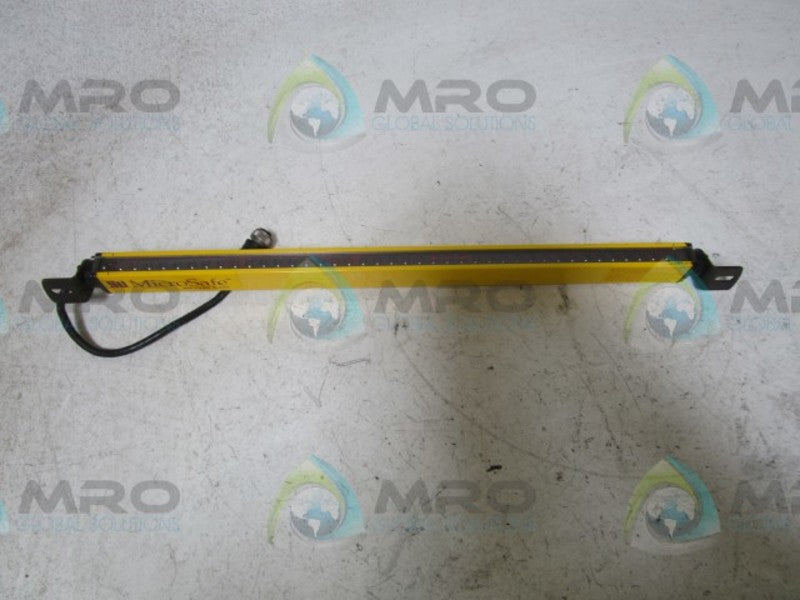 STI MC4220XE LIGHT CURTAIN TRANSMITTER  NSNP