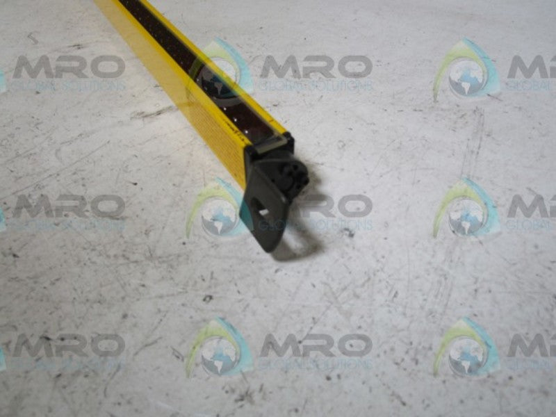 STI MC4220XE LIGHT CURTAIN TRANSMITTER  NSNP