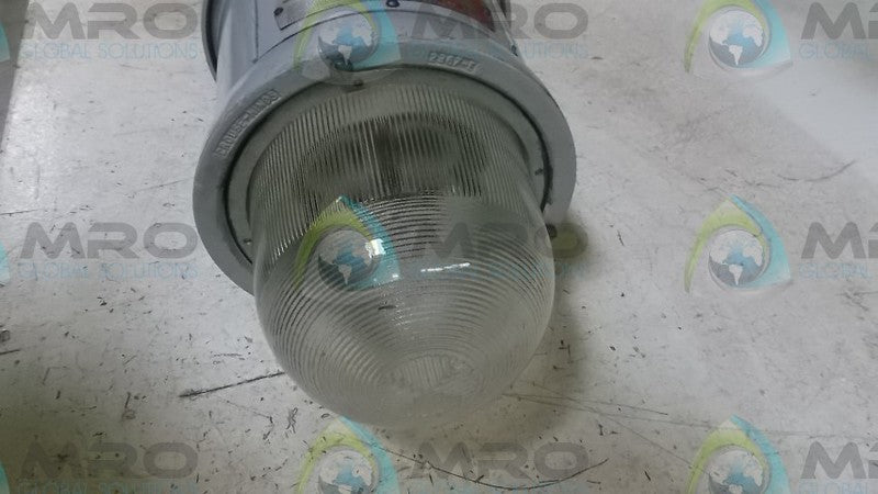 CROUSE-HINDS EVMCX 42150/120LX LIGHT FIXTURE  UNMP